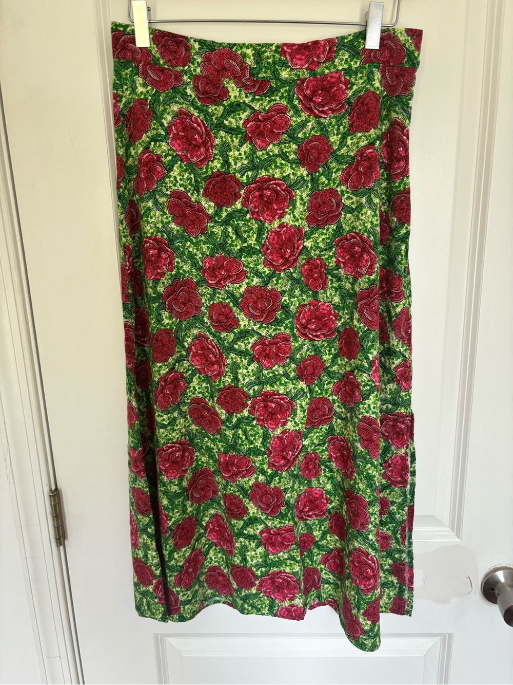 🎉 3/$15 Halogen Green & Pink Rose Midi Skirt M